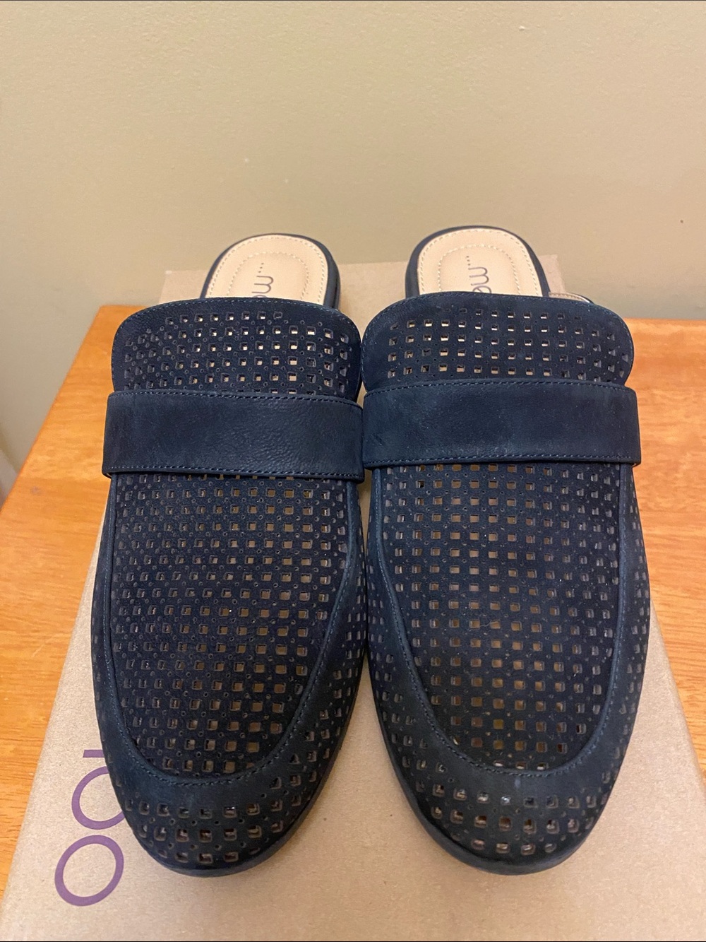 Me Too Jacee Black Perforated Backless Mule Flats 8.5